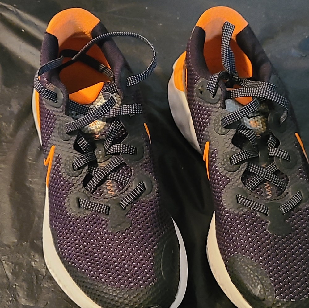 Boys Nike Shoes size 5.5yr
